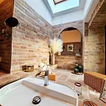 Torre Del Tempo Apartment